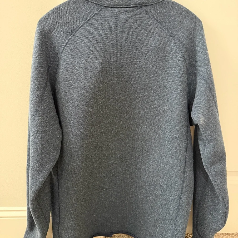 Patagonia Navy Fleece Jacket - Picture 2 of 3